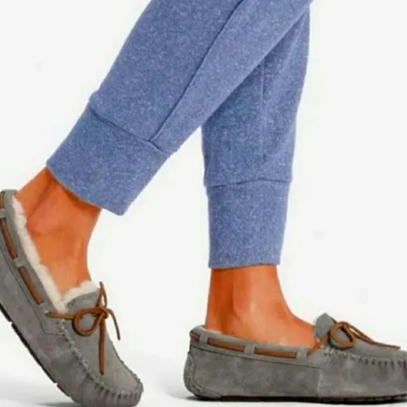 UGG Sheepskin Moccasins Pewter Grey Slippers Indoor Outdoor - Picture 15 of 15